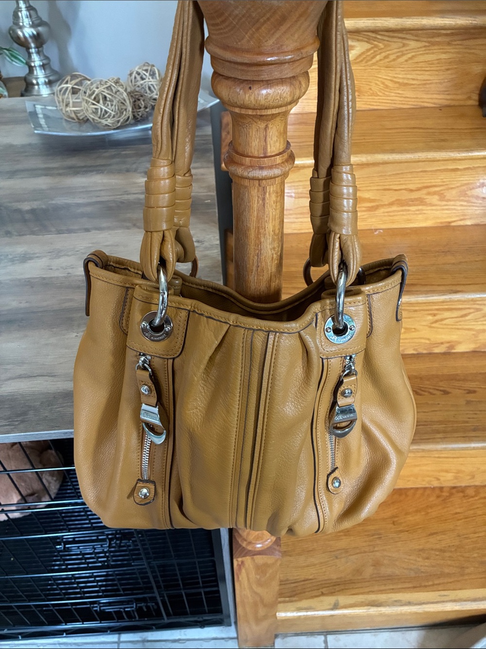 Women's Tan Leather Tote Handbag - Classic Everyday Shoulder Bag